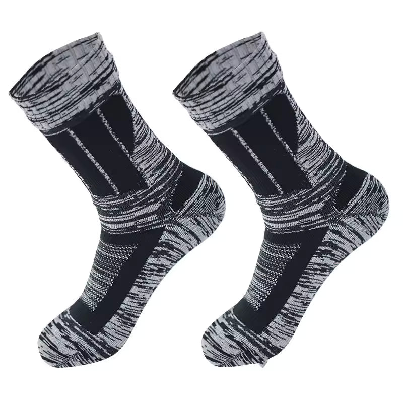 Off Memo Waterproof Knitted Crew Socks — Breathable & Comfortable (Black & Red, S/M/L)