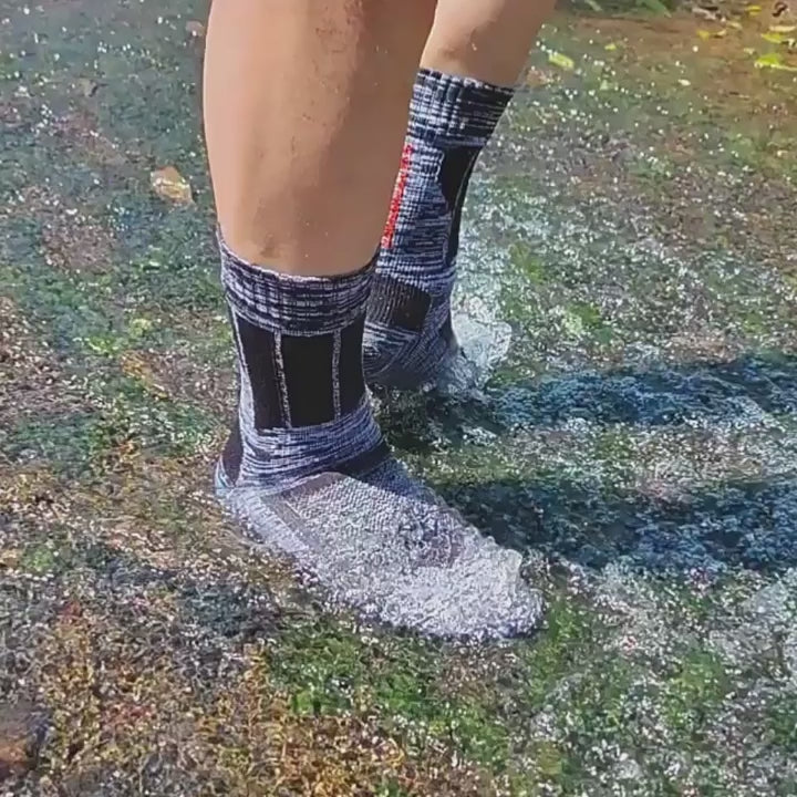 Off Memo Waterproof Knitted Crew Socks — Breathable & Comfortable (Black & Red, S/M/L)